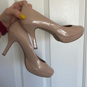 madden girl size 8 nude heels.